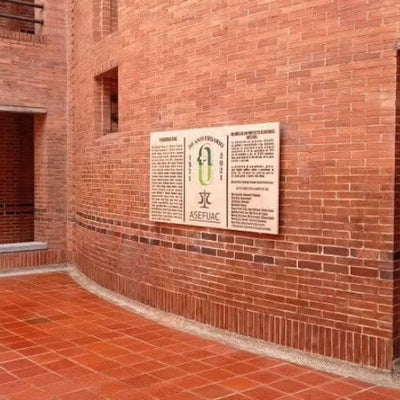 Placas conmemorativas