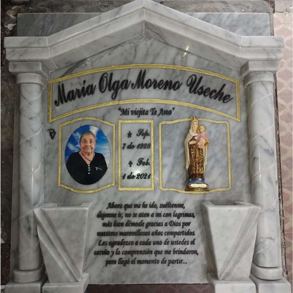 Lápidas con capilla