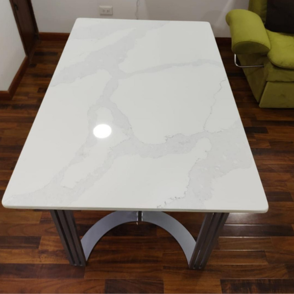 Mesa de comedor Quarztone blanco Calacatta